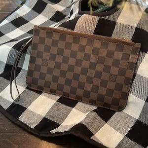 Authentic Louis Vuitton Pochette
